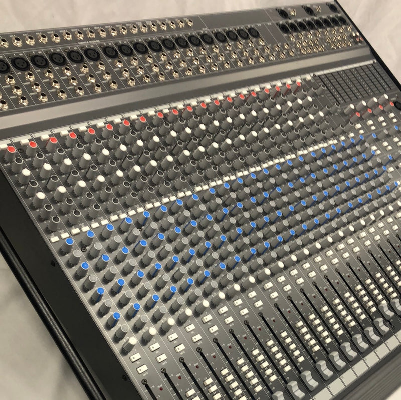 Soundtracs MAXI 8-24 Mixing Console